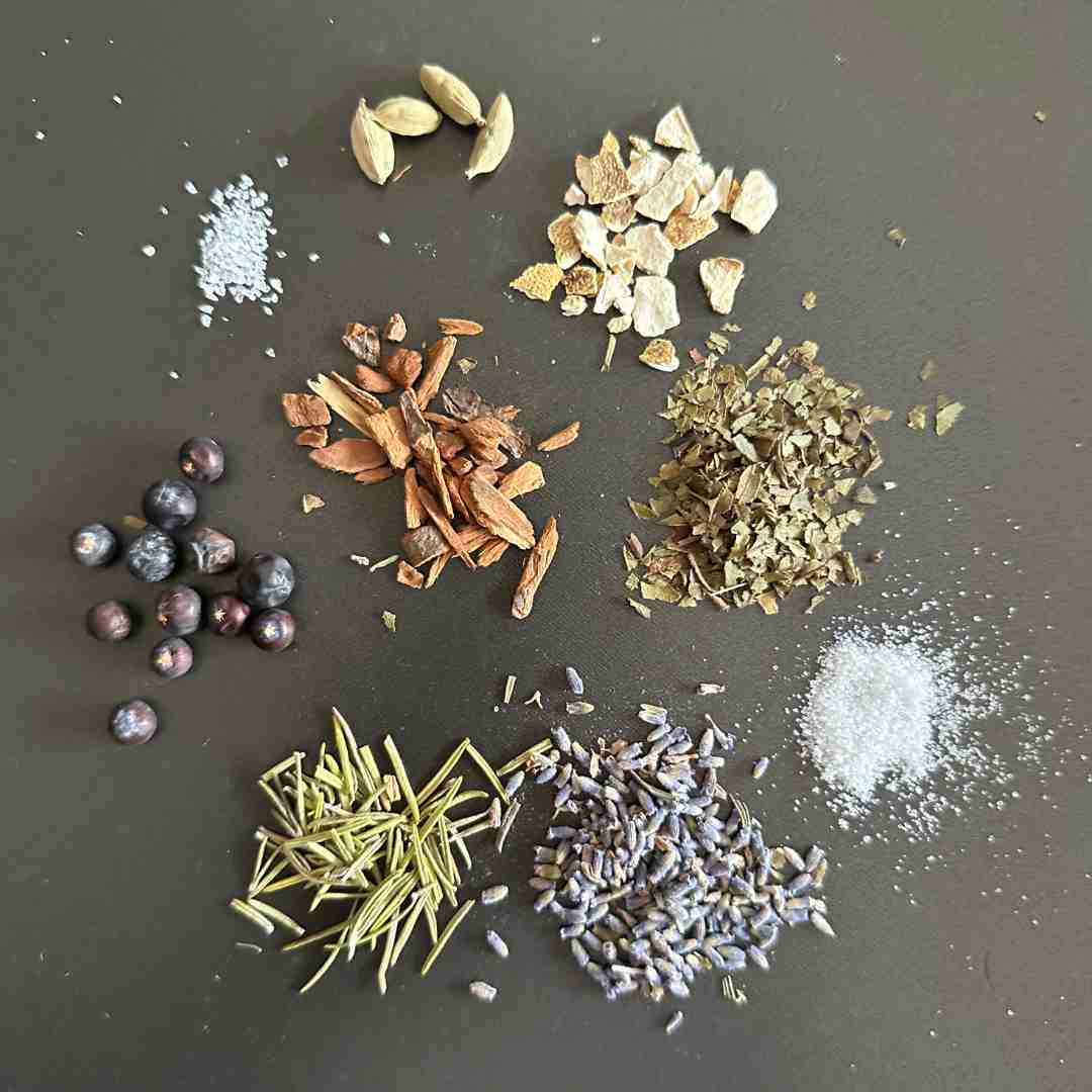 tonic-brew-kit-lemon-myrtle-rosemary-juniper-berry-lavender-orange-cardamon-aussie2